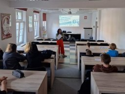 WARSZTATY DLA UCZNIÓW SZKÓŁ PONADPODSTAWOWYCH „Boty, trolle i fakenewsy” 